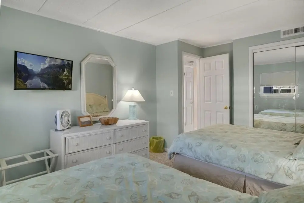 Thunder Island 139d 2 Bedroom Condo by RedAwning