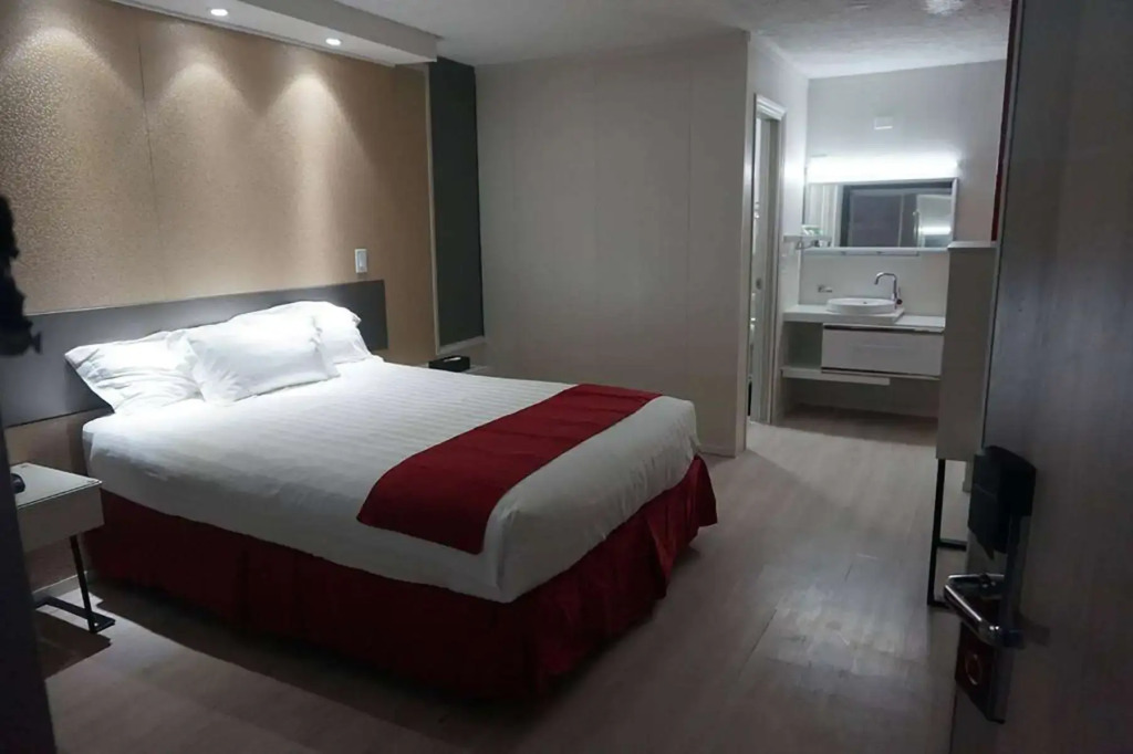 Travelodge by Wyndham Orlando at Heart of International Drive