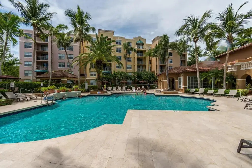 Yacht Club at Aventura Luxurious 1 Bed 1 Bath