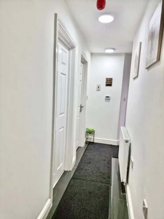3 bedroom apartment near Birmingham airport
