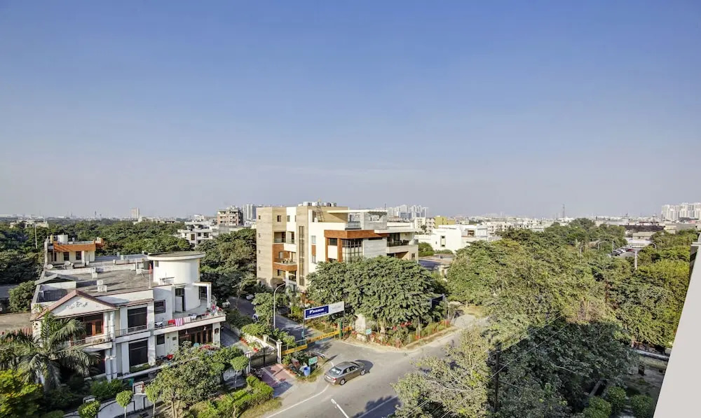 OYO Townhouse 80033 Noida Grand