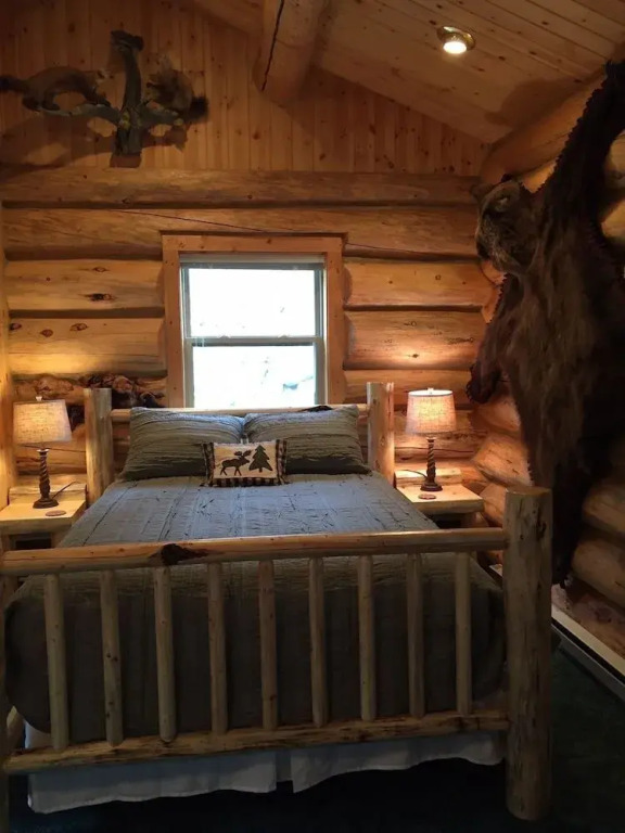 Two Bears Inn Bed & Breakfast