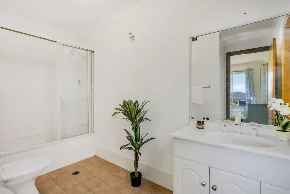 Narrow Neck Retreat