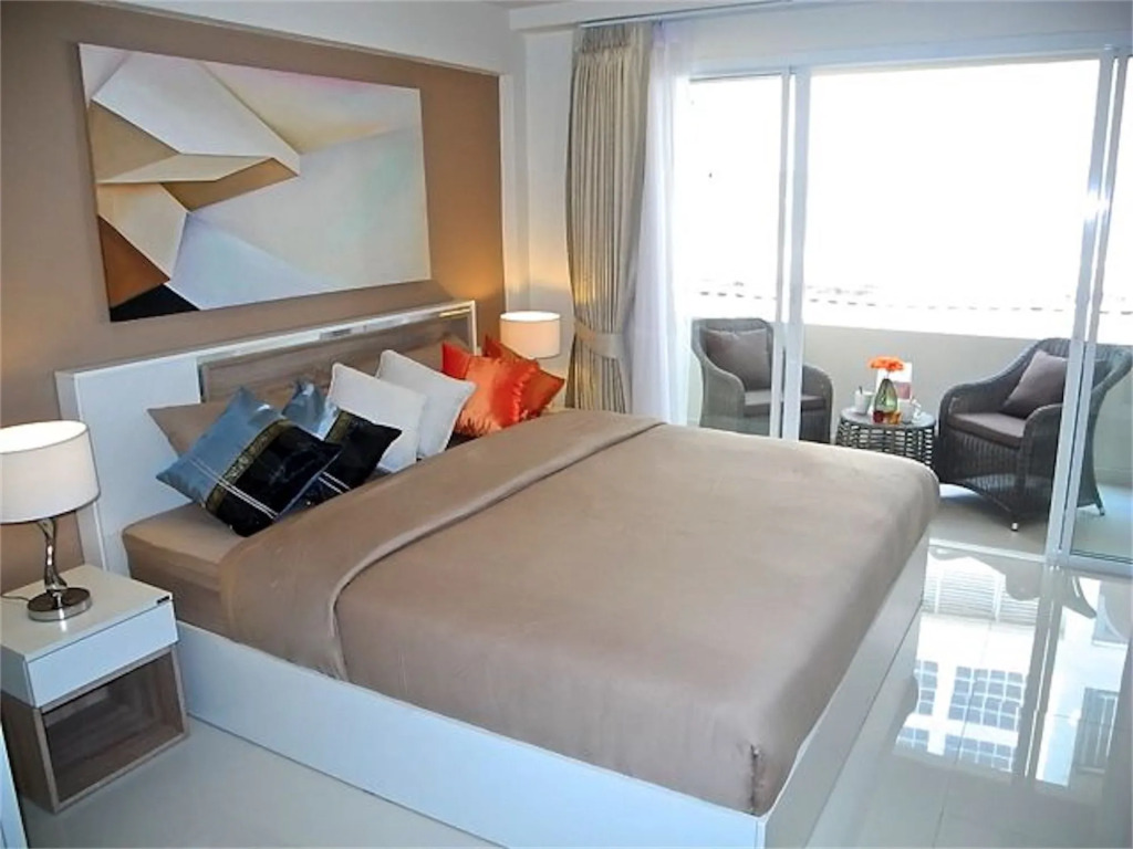 Kata Plaza 1 bedroom Modern Apartment