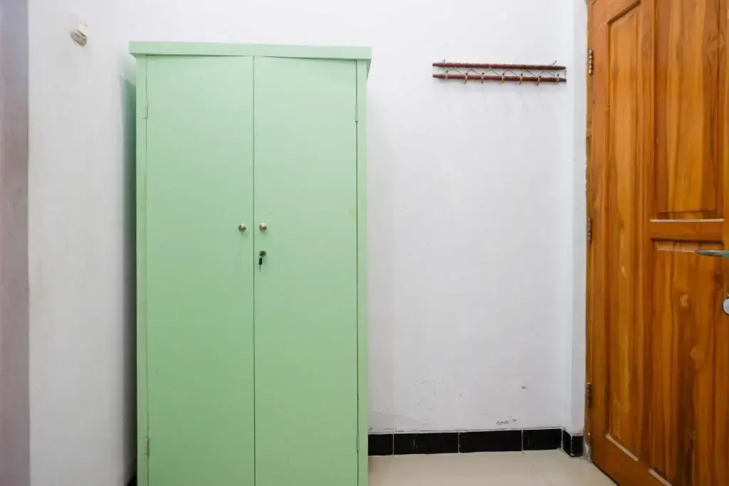 RedDoorz Syariah near RS Mitra Siaga
