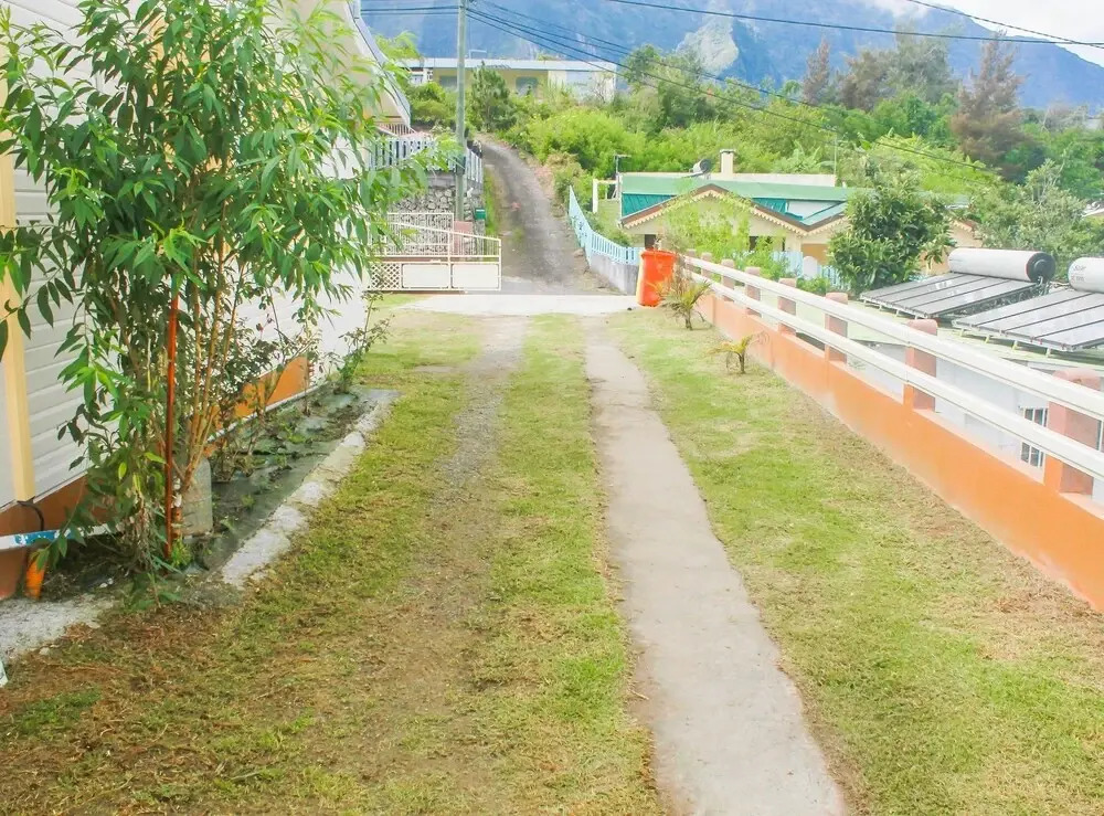 House With 2 Bedrooms in Cilaos, With Enclosed Garden - 42 km From the Beach