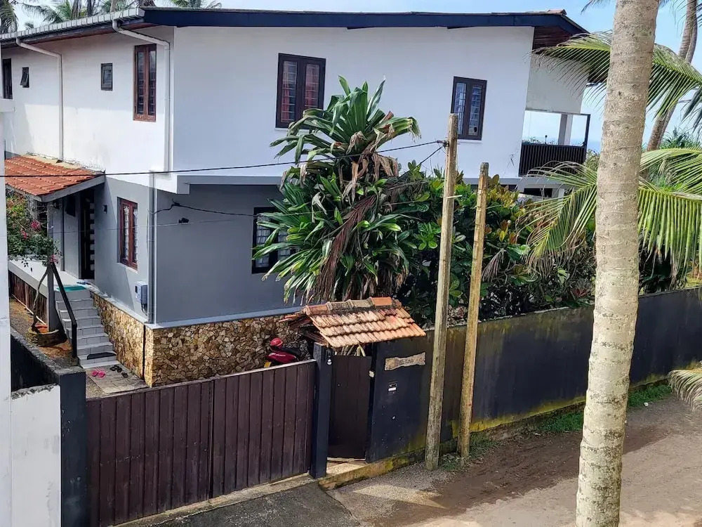 Beach Villa Yin near Hikkaduwa, with Pool and Cook - Semi-detached House