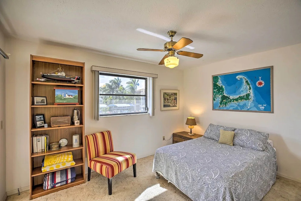 Private Pool & Deck: Canalfront St James City Home