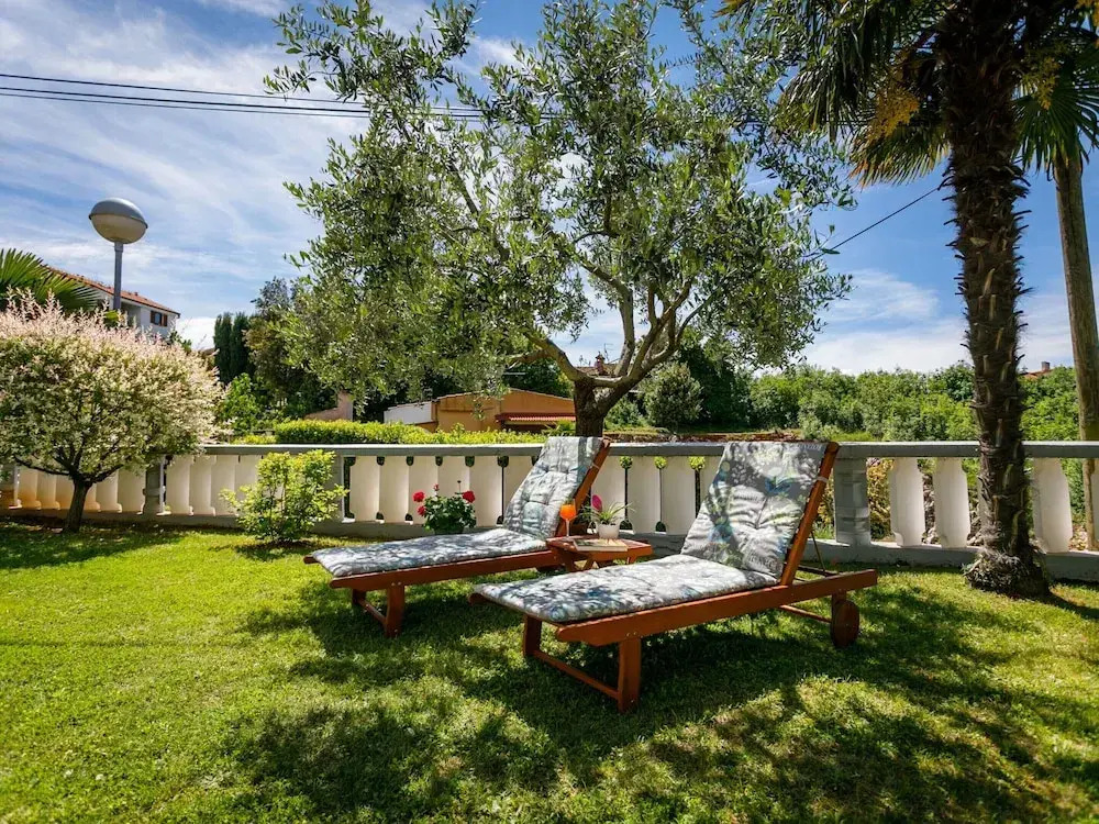 Lovely Apartment With Terrace & Garden Grill