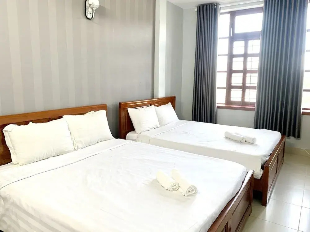 Huong Son Hotel