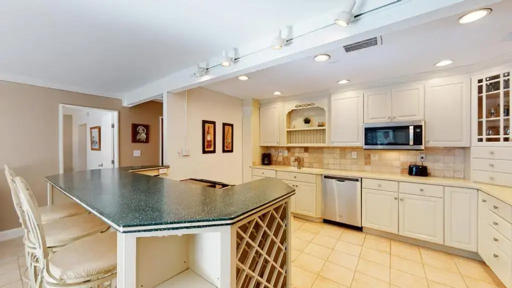 729 Queens Grant