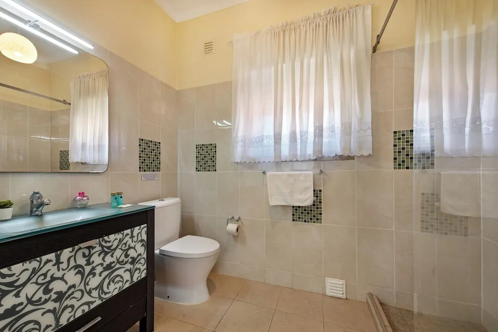 Charming Villa With Private Pool in Vibrant Vilamoura, Free AC and Wifi
