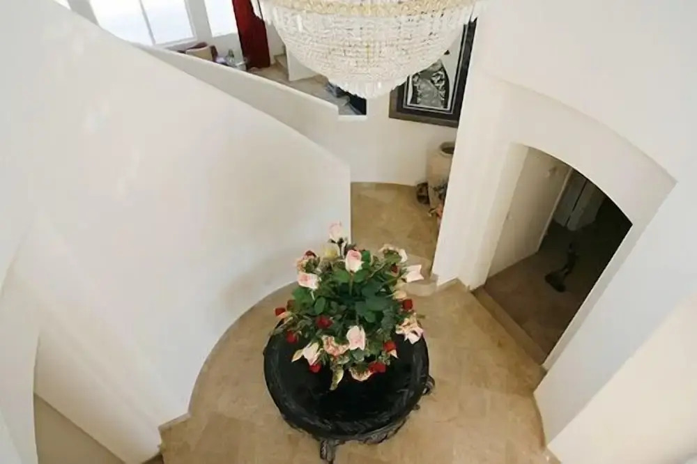 Jewel Estates - Golf Cribs