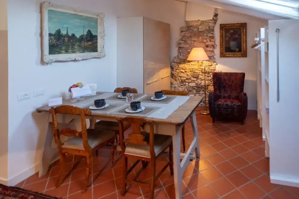 S. Trinità 18, Suites & Rooms