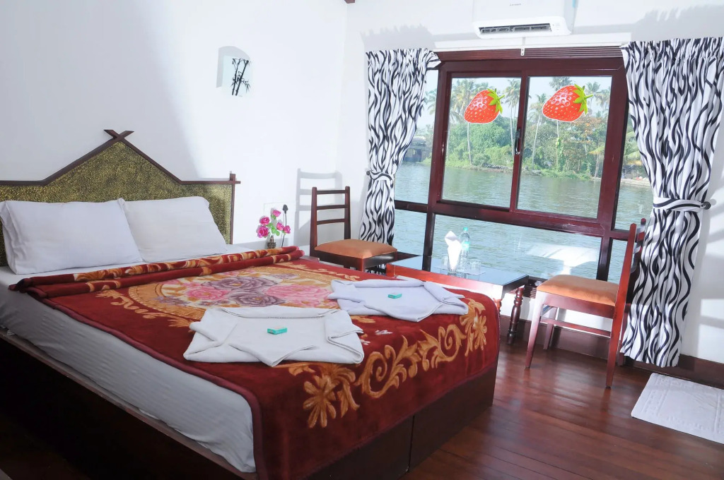Cosy Premium Houseboats