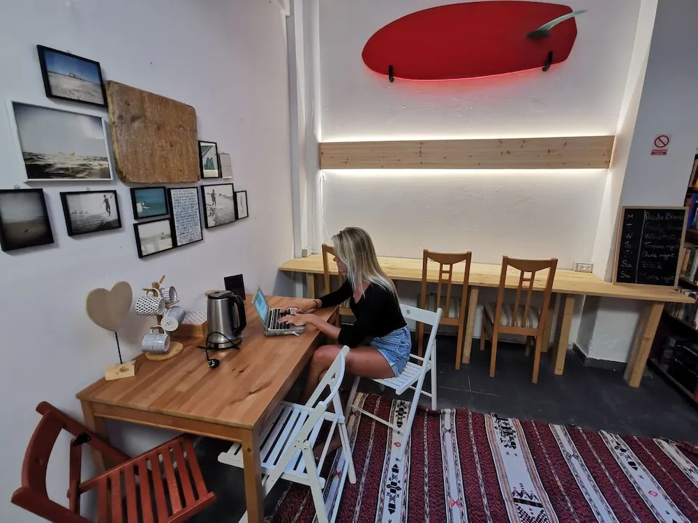La Ventana Azul Surf Hostel