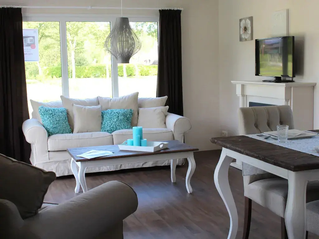 Comfortable chalet with microwave, Alkmaar at 15km