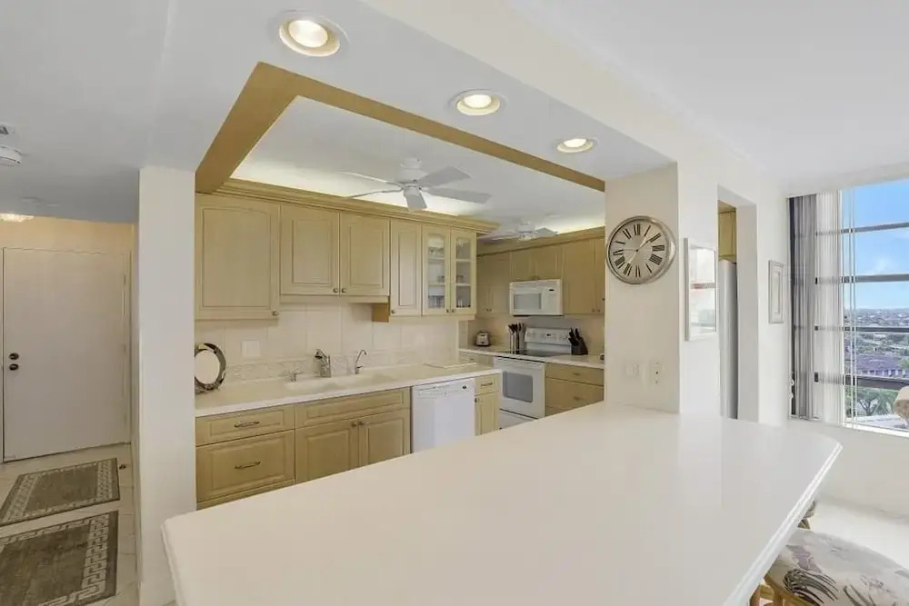 Seaview Condo #61505