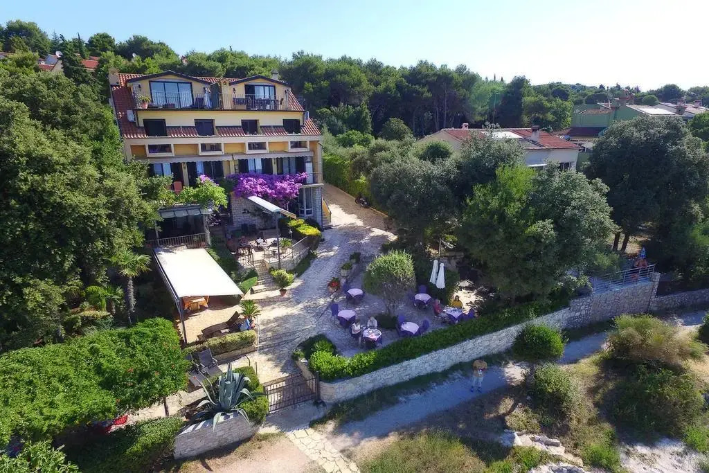 Rooms Figarola