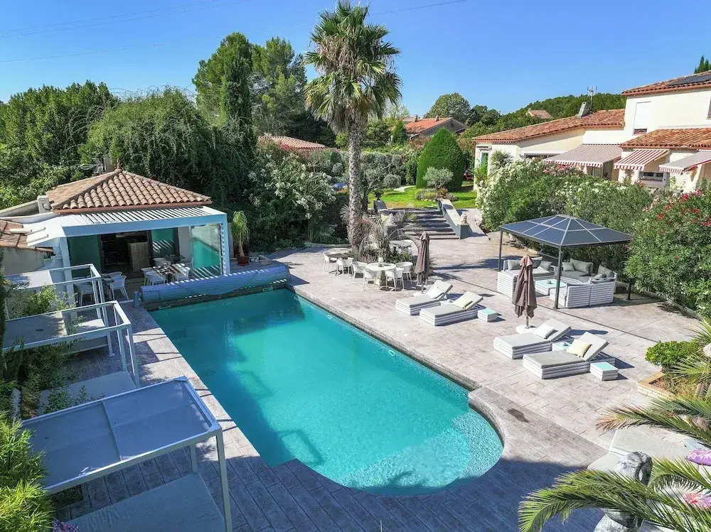 Casa Dina