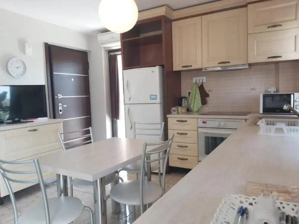 Lavrio port-centre 1bdr Apt with balcony wash machine