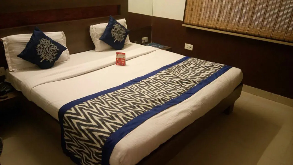 Hotel Paras