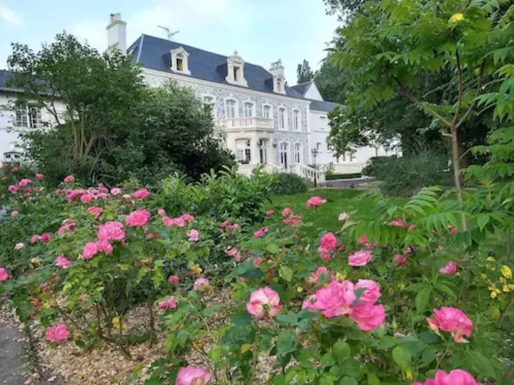 Logis Hôtel & Restaurant - Le Château Des Tourelles 3 étoiles