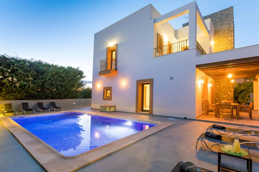 Villa Near Ibiza Town Sleeps 1214