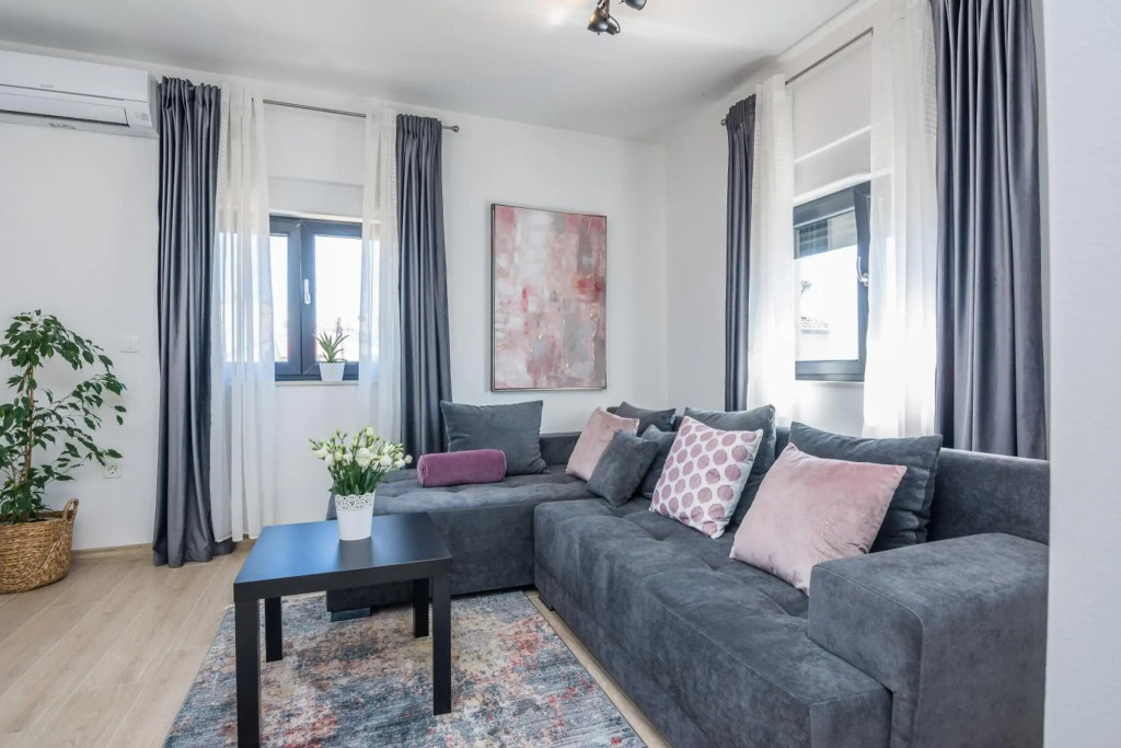 Apartments Maella