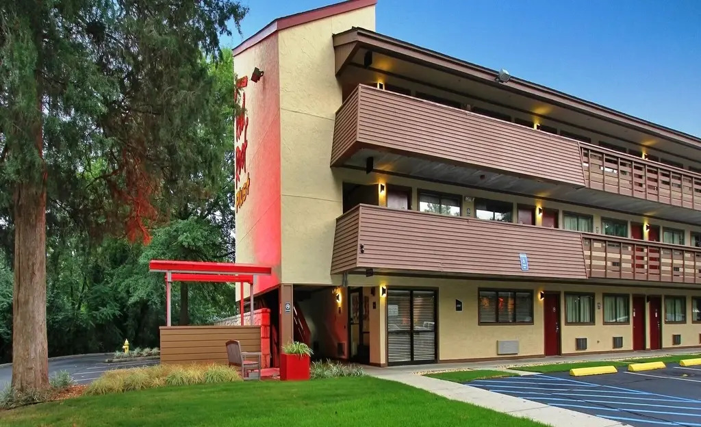 Red Roof Inn PLUS+ Atlanta - Buckhead
