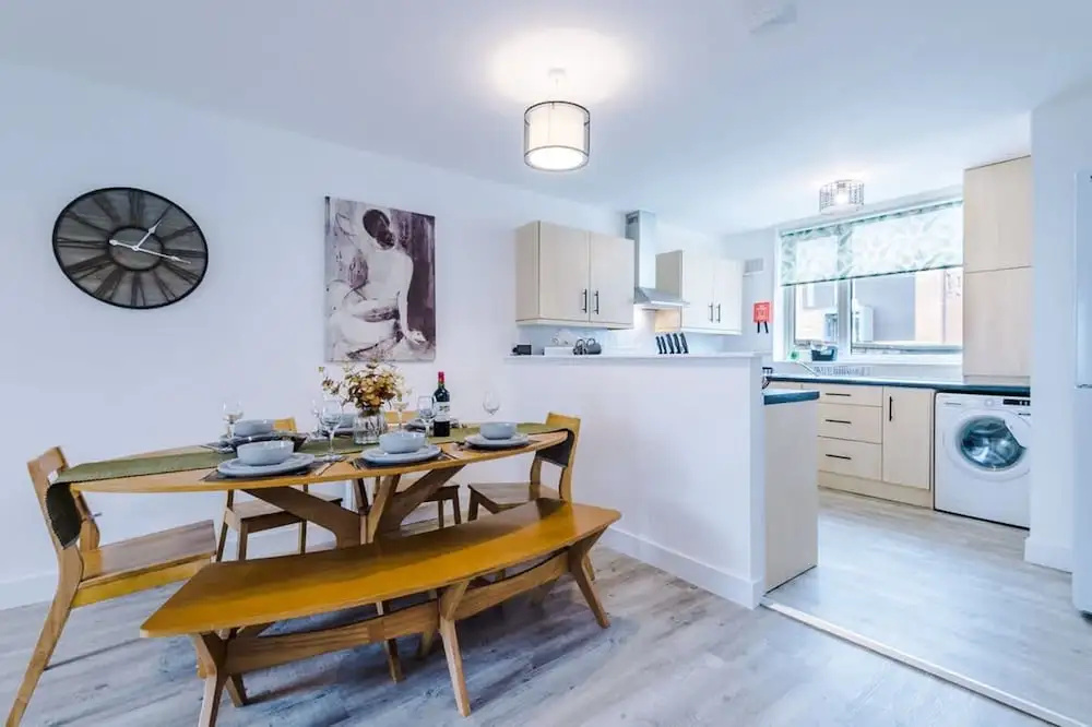Spacious House Incredible Location Free Parking