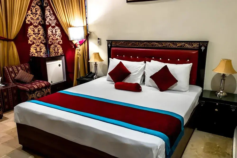 Rose Palace Hotel - Garden Town