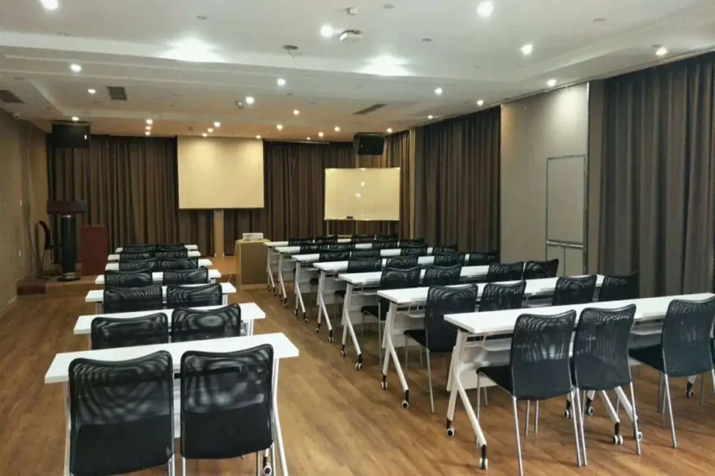 7 Days Premium Hotel (Chongqing Longtousi North Railway Station Center)