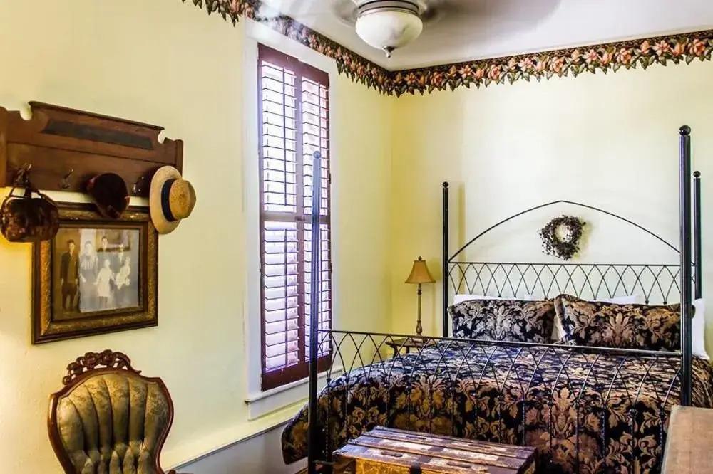 Nutt House Hotel