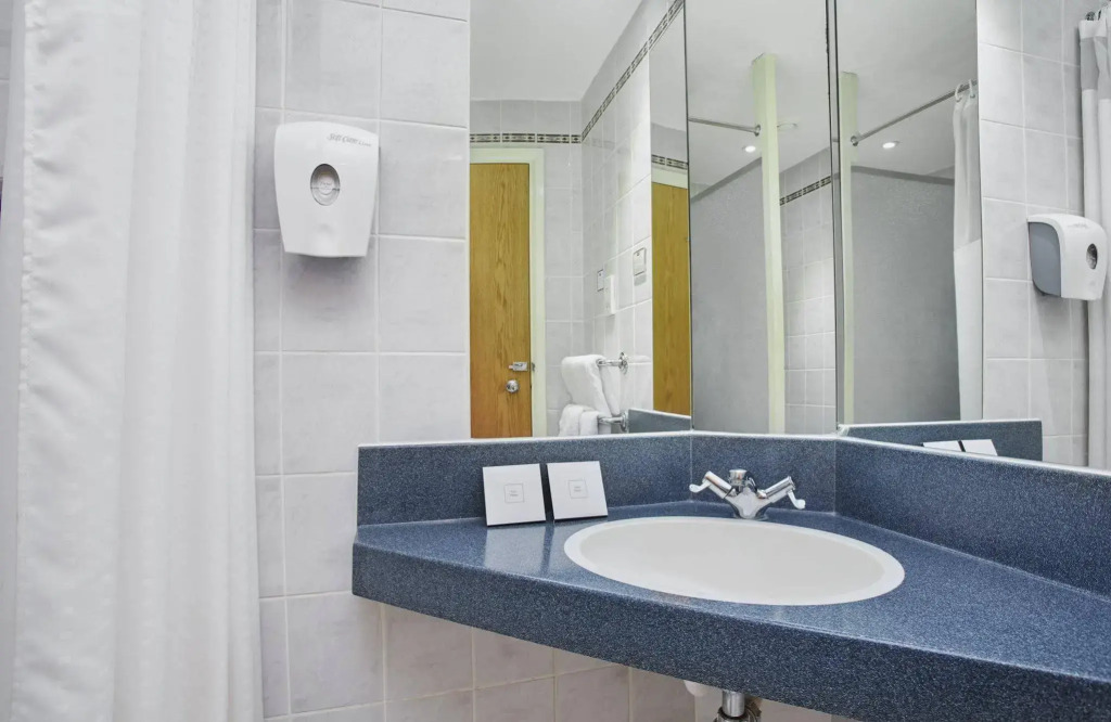 Holiday Inn Express London Victoria by IHG