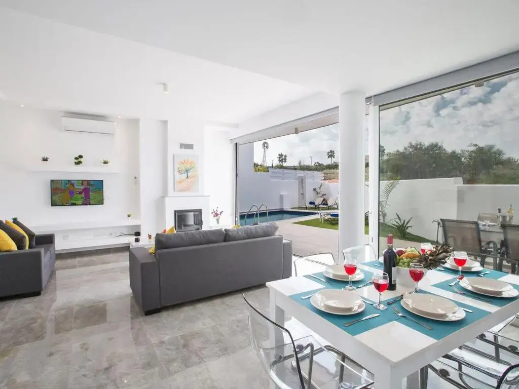Villa Olive Bronze, Luxurious 2Bdr With Pool, Close To Protaras Strip And Beach