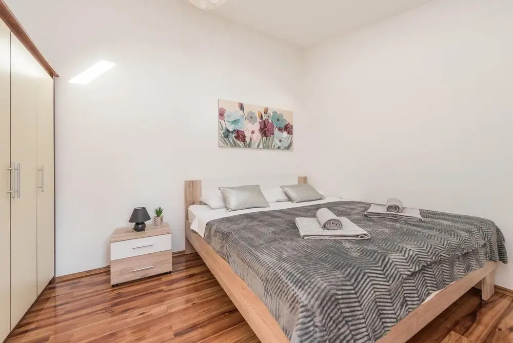 Amazing Home in Pakostane With Wifi and 5 Bedrooms