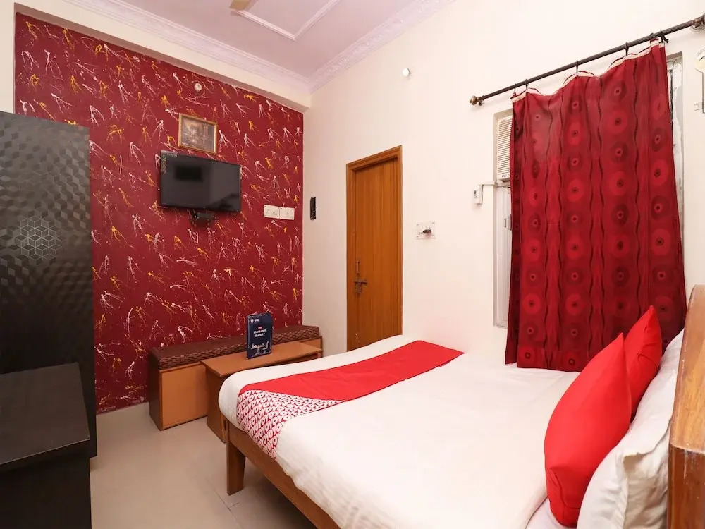 Oyo 1021 Hotel Gayatri Residency