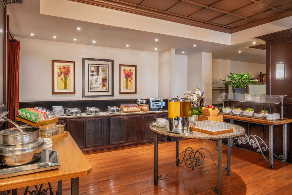DoubleTree by Hilton Hotel and Conference Center Chicago North Shore