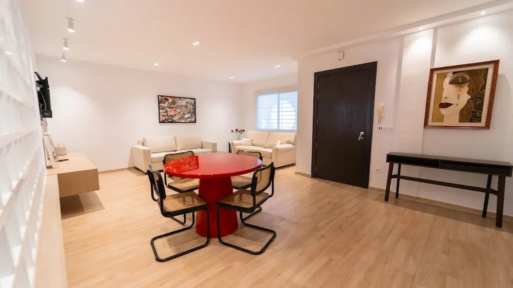 Lake City 1BR Design Apt Berges du Lac