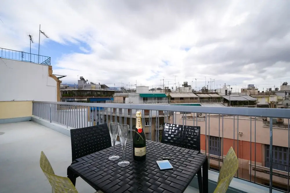 180m² homm Newly Renovated Luxurious Penthouse