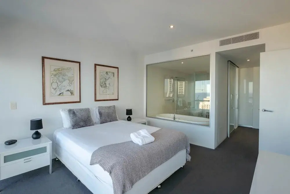 Circle on Cavill Apartments - Hosted by Wow Stay - No Parking Included