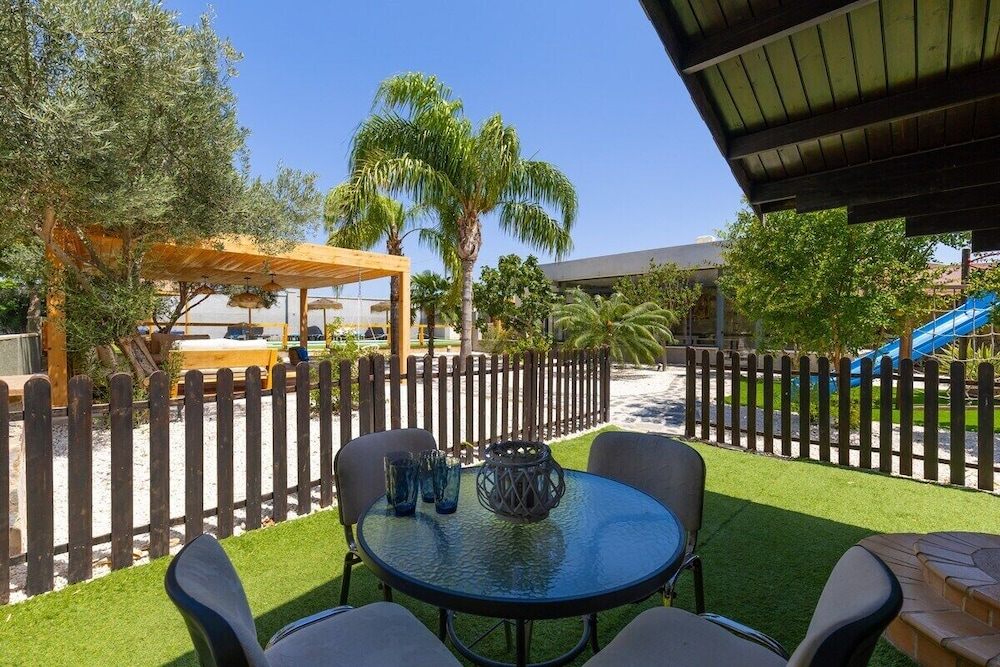 WaterWheel Villa by Fidalsa