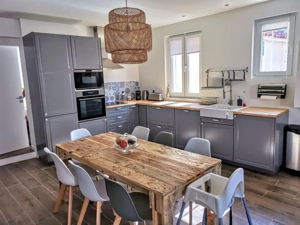 Maison de ville en plein cœur de Sanary 3 double chambres 105M2