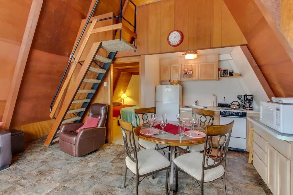 Alpine Chalet 6 Half Loft