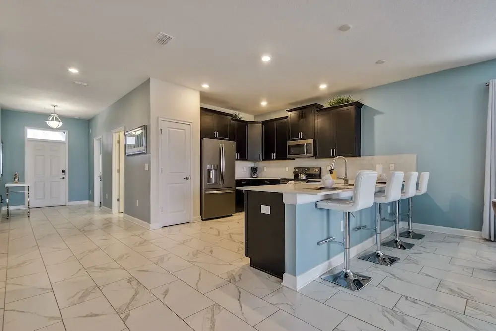 Champions Gate 1521 - Eight Bedroom Pool Home