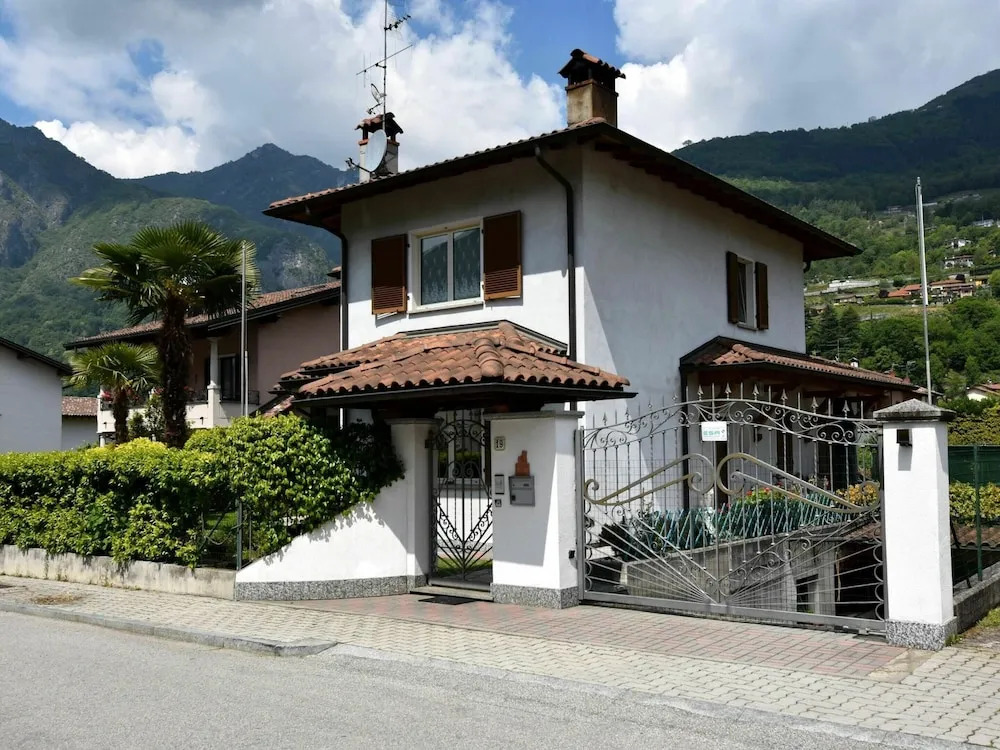 Belvilla by OYO Flat With Terrace Near the Lake