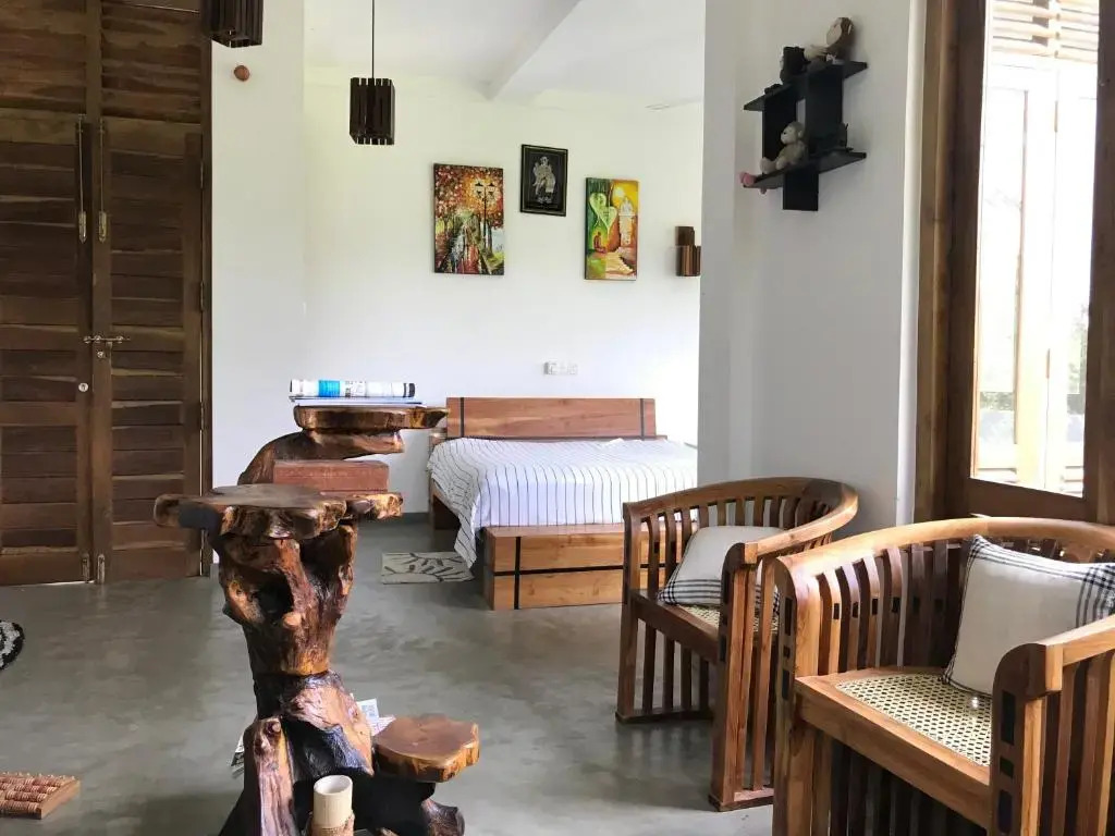 Villa Sooriya Weaving