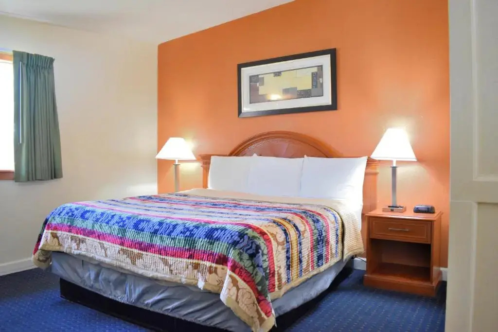 Great Lakes Inn & Suites