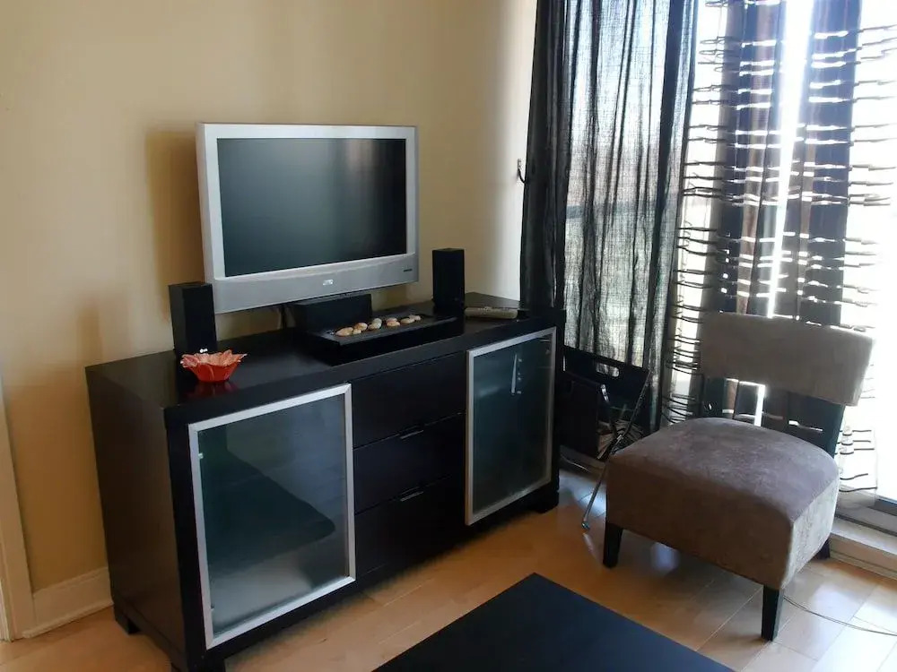 Amazing 1BR Condo in Yorkville
